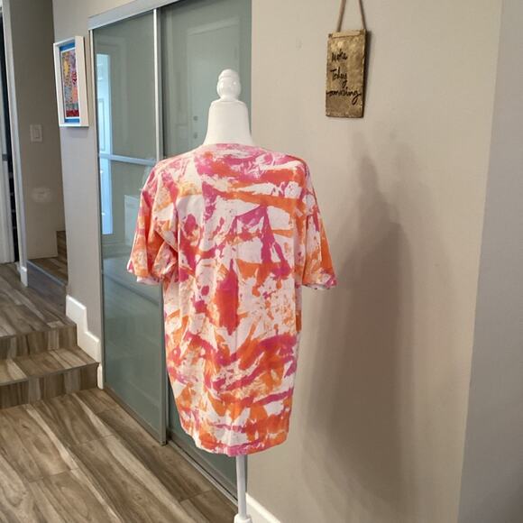 Tie Dye T-Shirt in Pink, Orange and White in Adult Size Large (Unisex). - Picture 3 of 3
